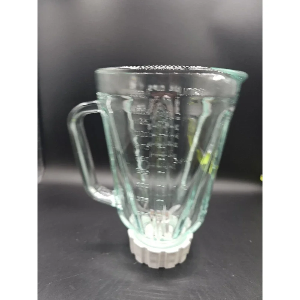 Vtg Hamilton Beach 5 cup 40 oz Glass Blender Pitcher Blade base No Lid